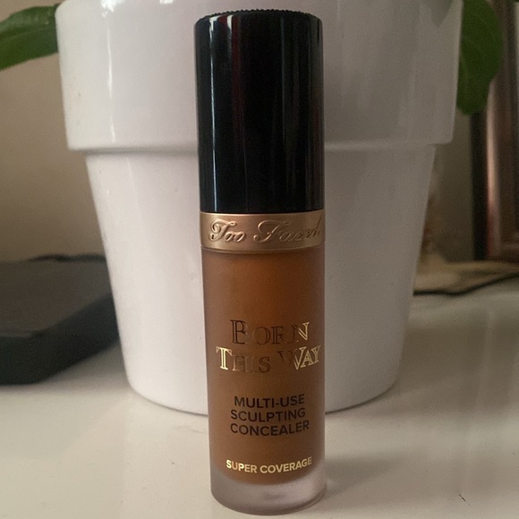 TOO FACED BORN THIS WAY CONCEALER - Picture 1 of 3